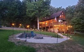 Smoky Mountain Cabin - Hot Tub - Fire Pit